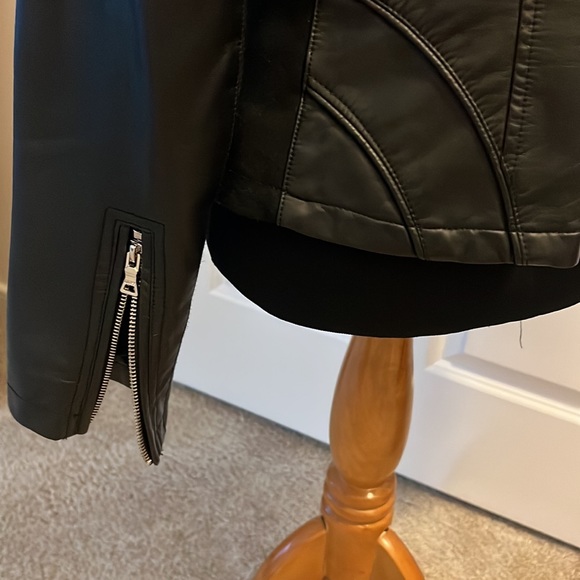 GUESS Faux Leather Jacket Sz M - Picture 9 of 14